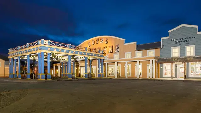 Disney Hotel Cheyenne EXTERIOR