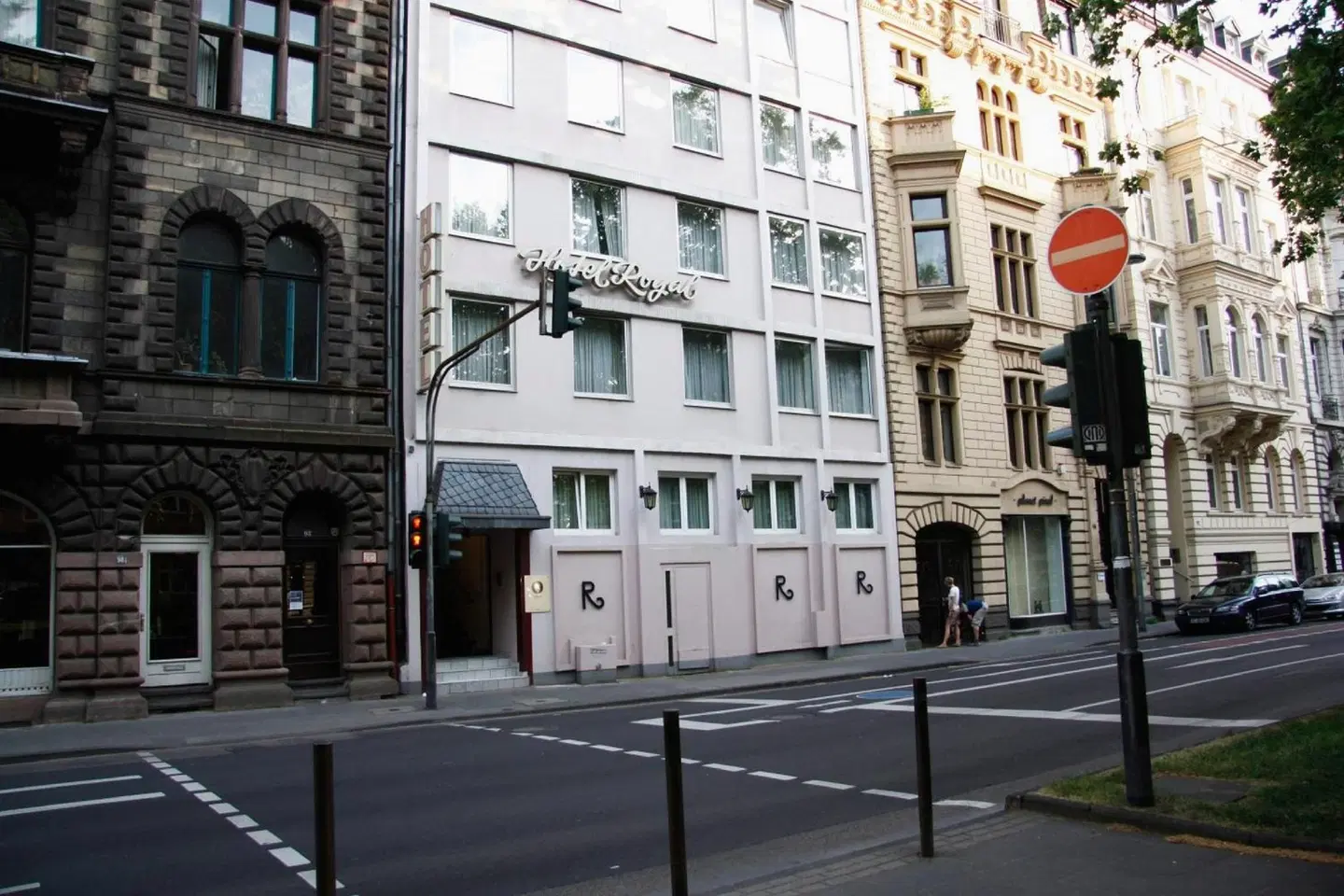 Royal EXTERIOR