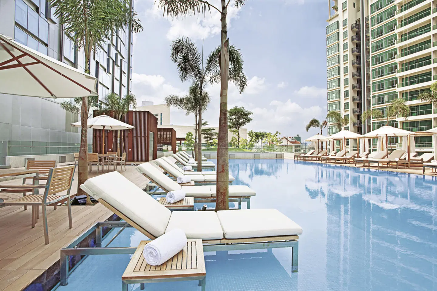 Oasia Hotel Novena OUTDOOR_POOL