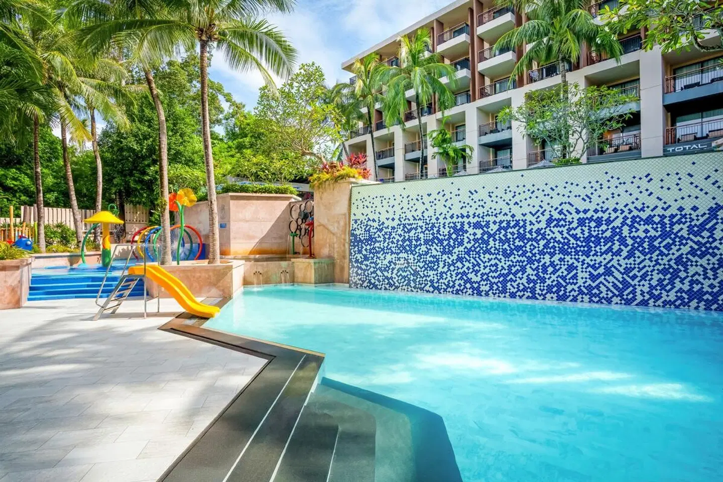 Novotel Phuket Kata Avista Resort & Spa OUTDOOR_POOL