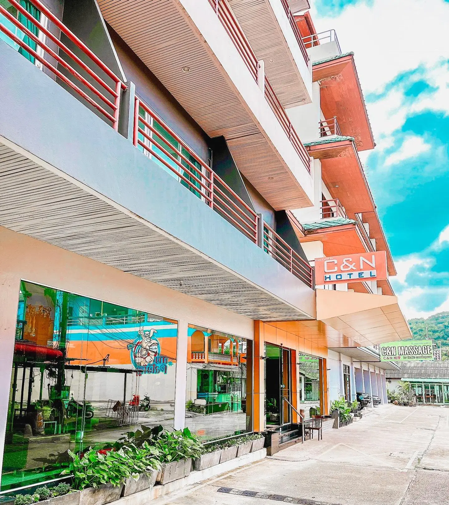 C&N Hotel EXTERIOR