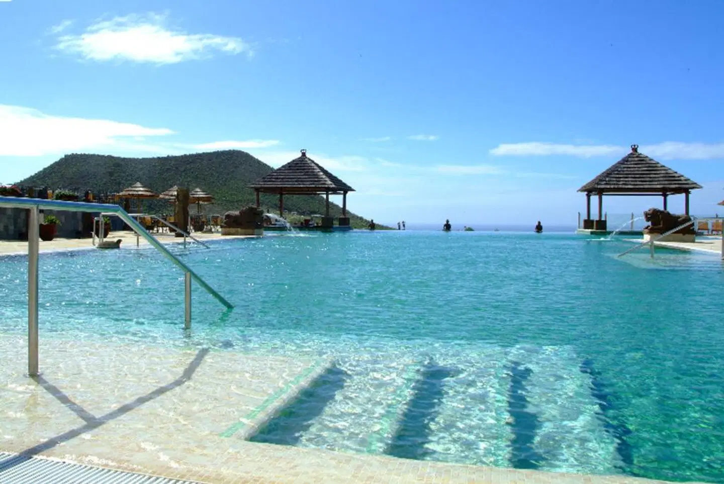 Regency Country Club, Apartments Suites OUTDOOR_POOL