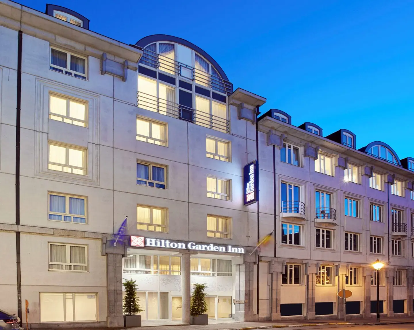 Hilton Garden Inn Brussels City Centre EXTERIOR