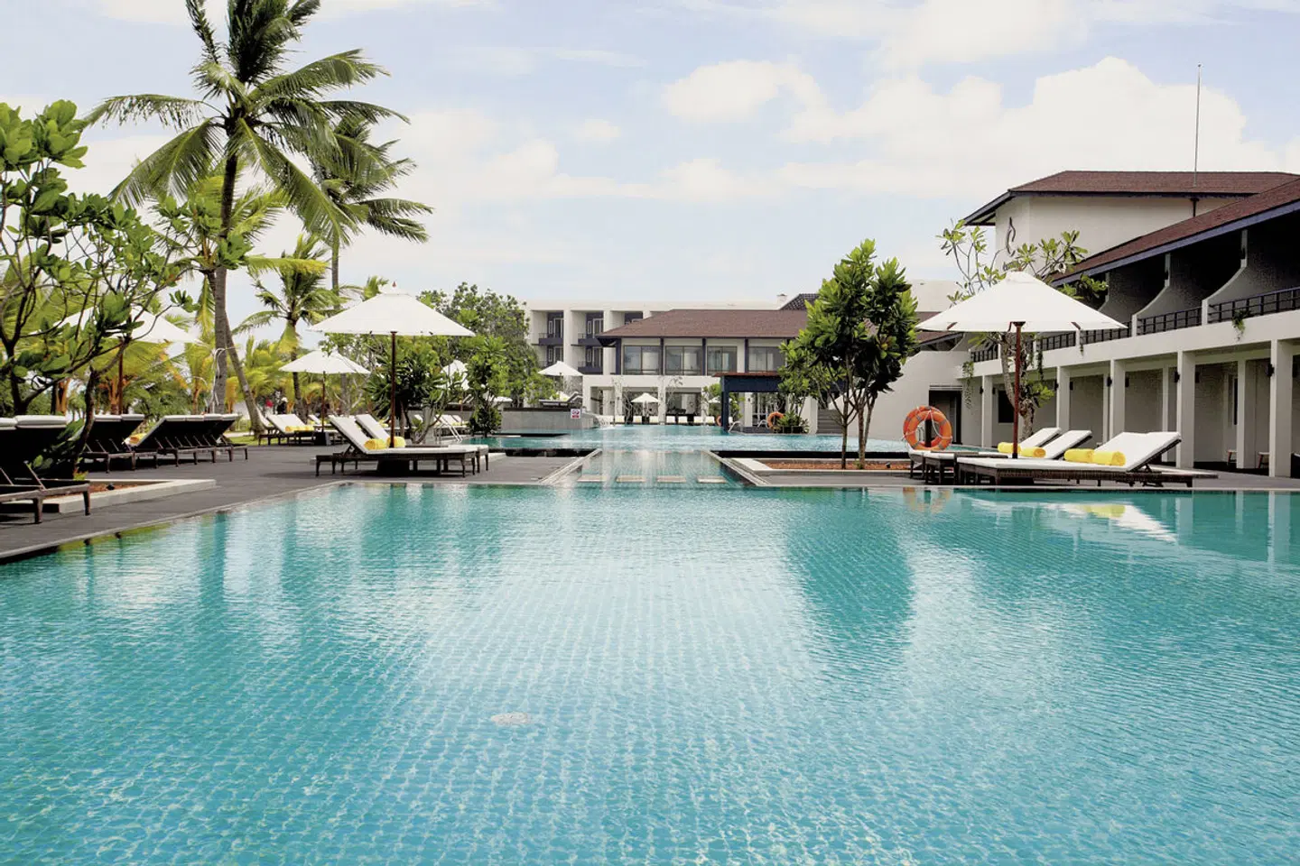 Pullmann Bentota Resort & Spa OUTDOOR_POOL
