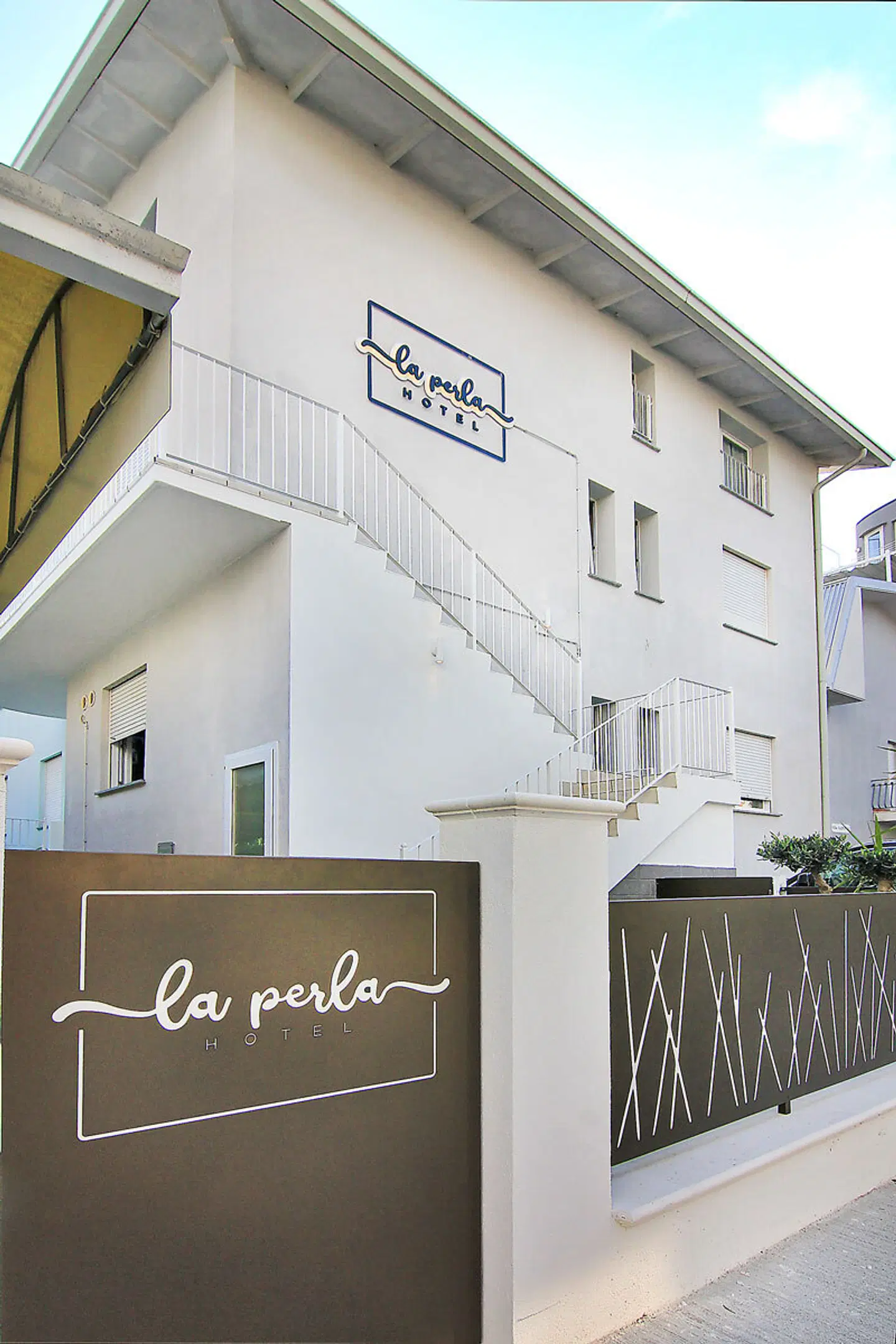 Hotel La Perla EXTERIOR