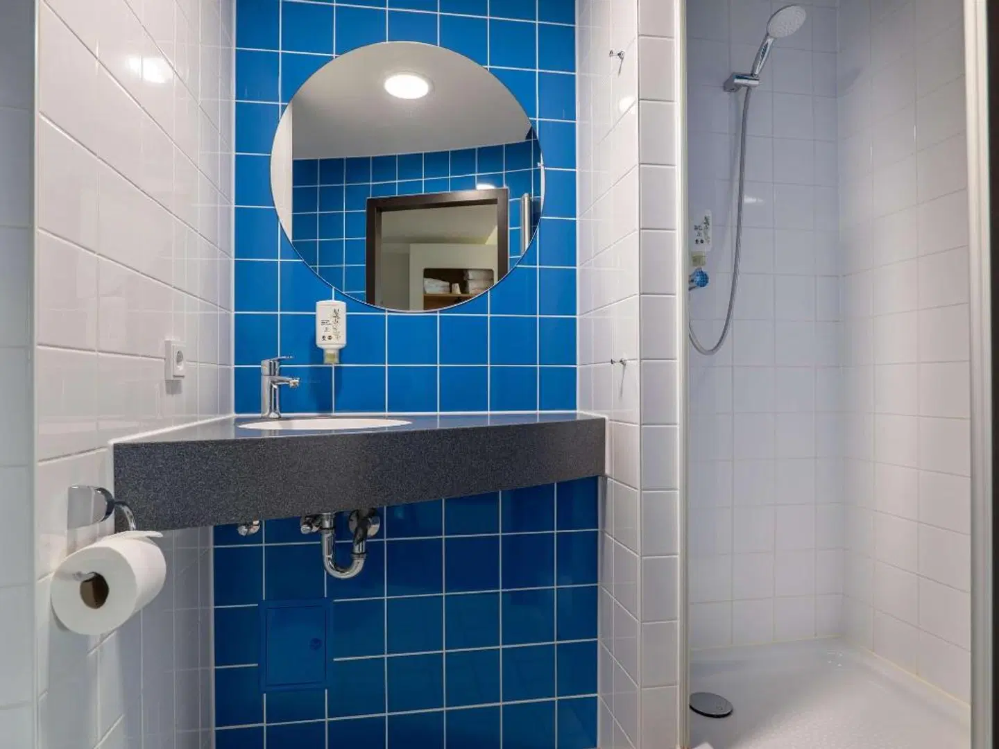 B&B HOTEL Stuttgart-Airport/Messe Badezimmer