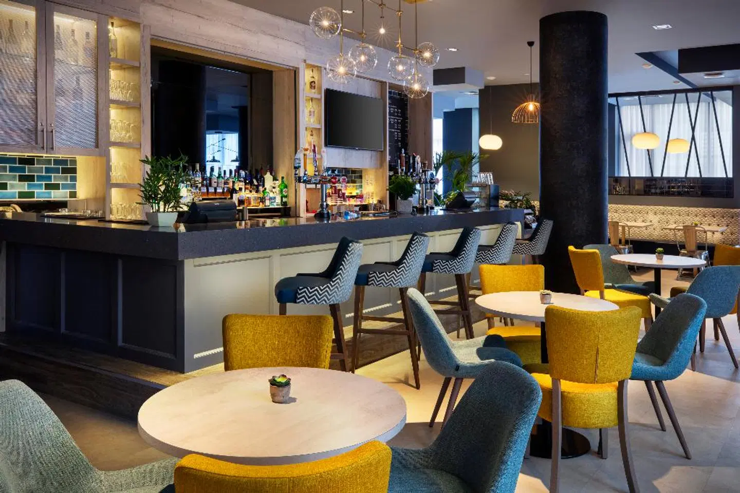 Leonardo Hotel London Croydon Bar