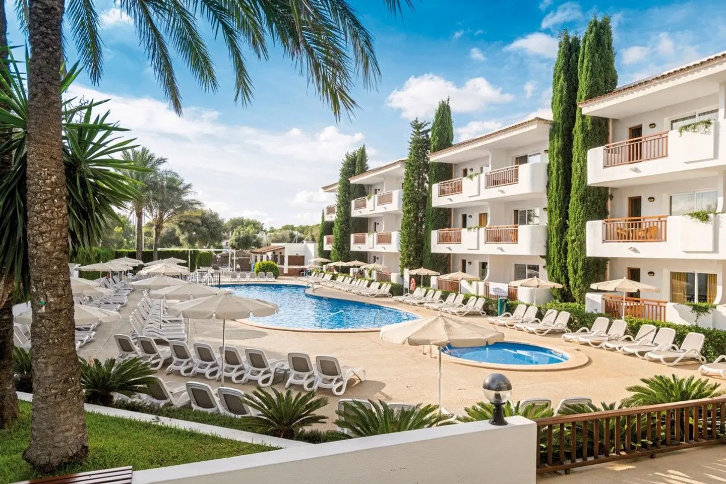 Inturotel Esmeralda Garden OUTDOOR_POOL