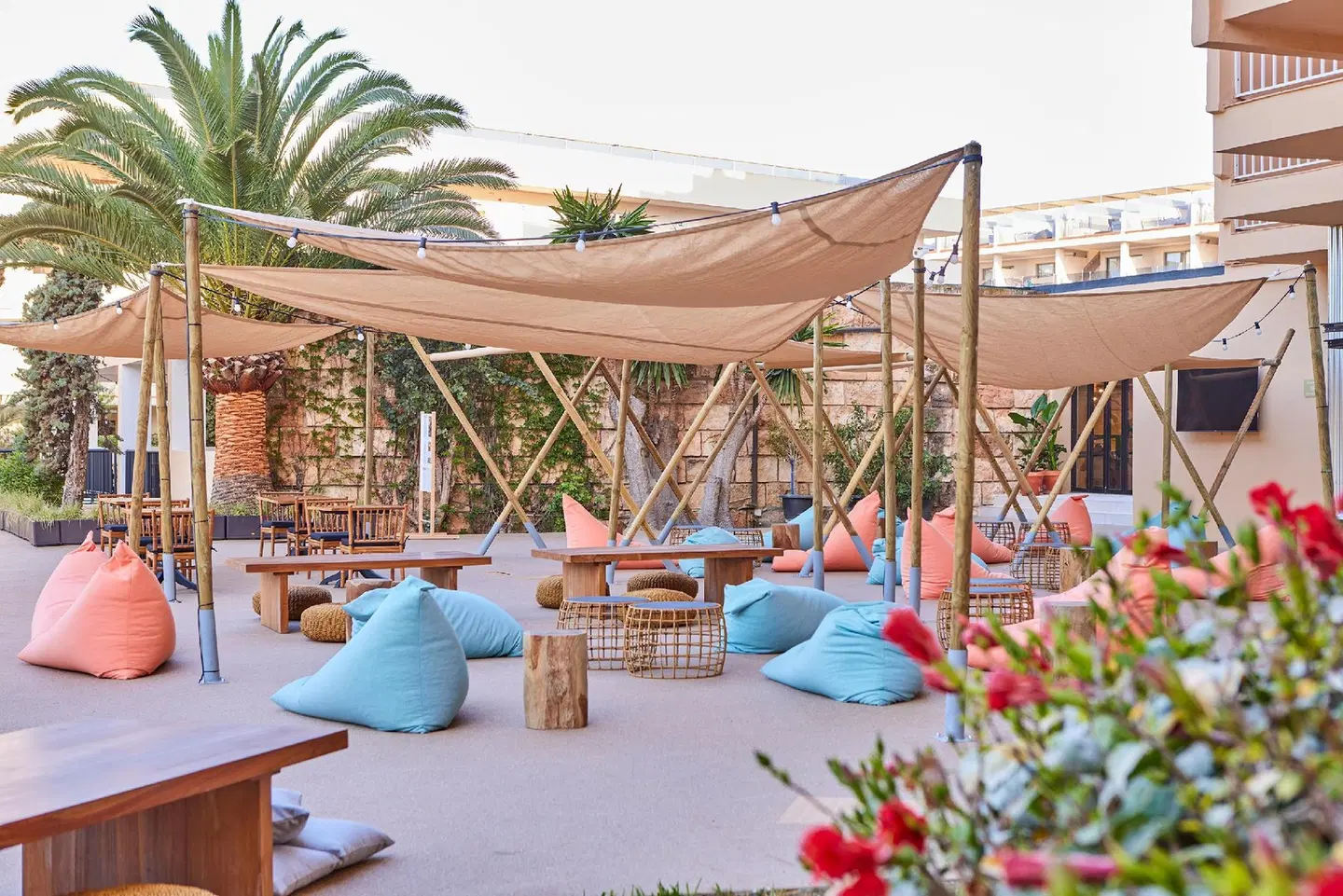tent Palmanova Bar