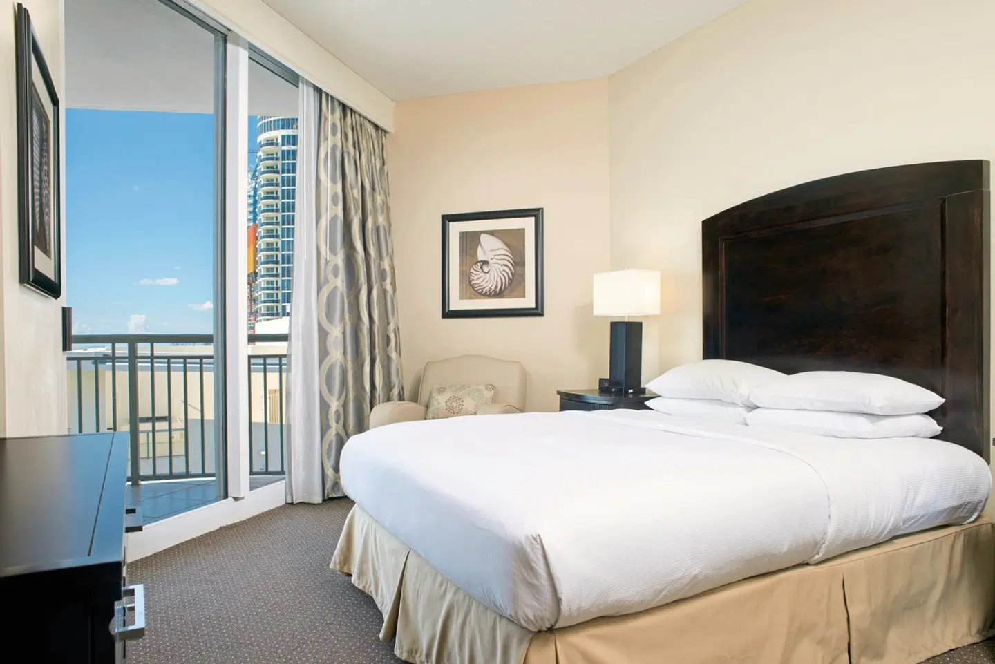 Doubletree Ocean Point Resort & Spa ROOM_EXAMPLE