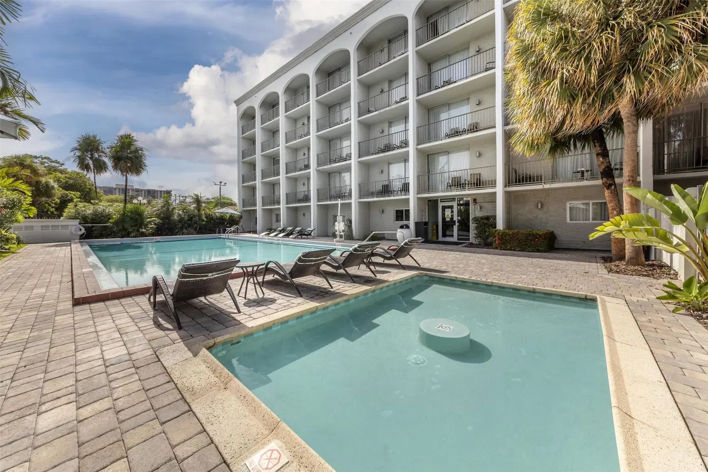 Best Western Plus North Miami/Bal Harbour OUTDOOR_POOL