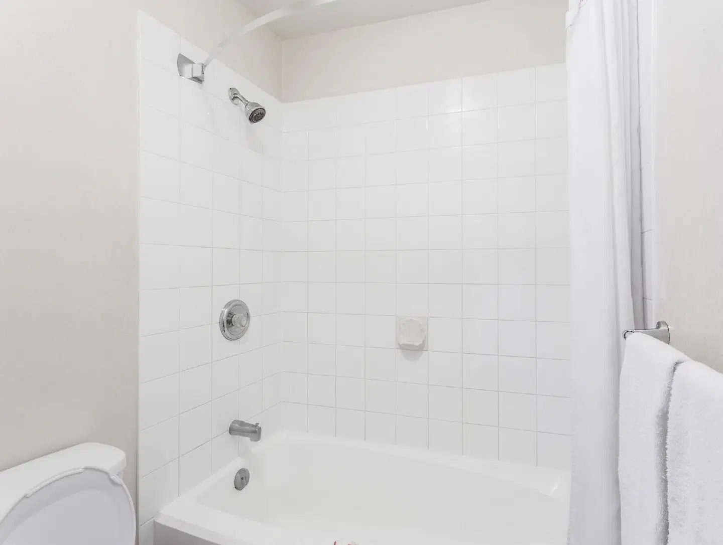 Super 8 by Wyndham Kelowna BC Badezimmer