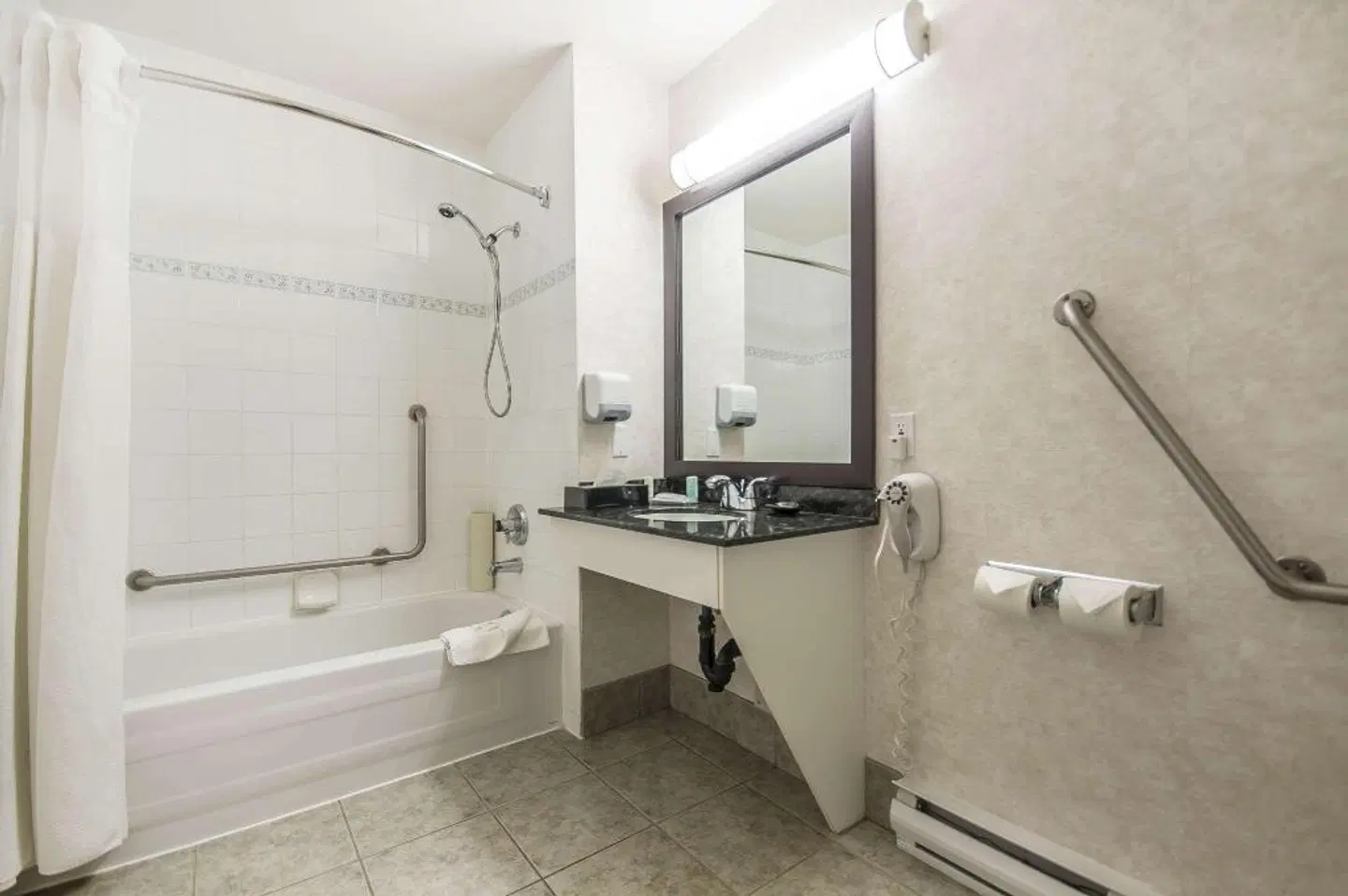 Comfort Inn & Suites Kamloops Badezimmer