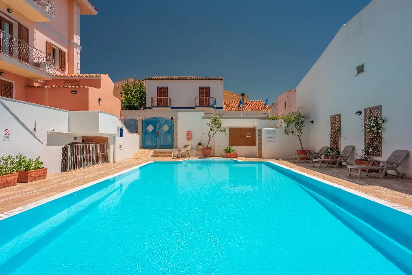 Residence Cristal Blu OUTDOOR_POOL