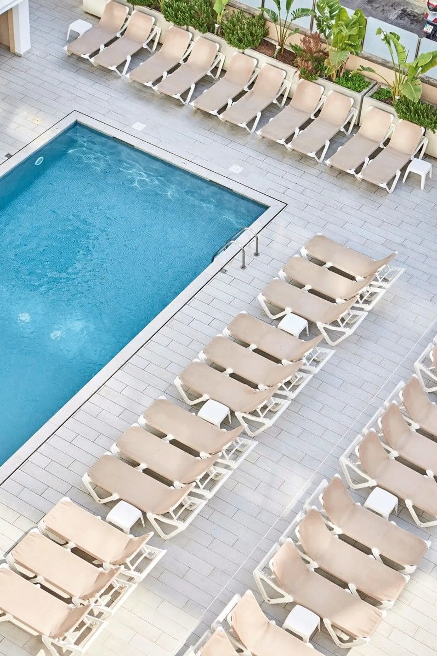 Ilusion Calma OUTDOOR_POOL