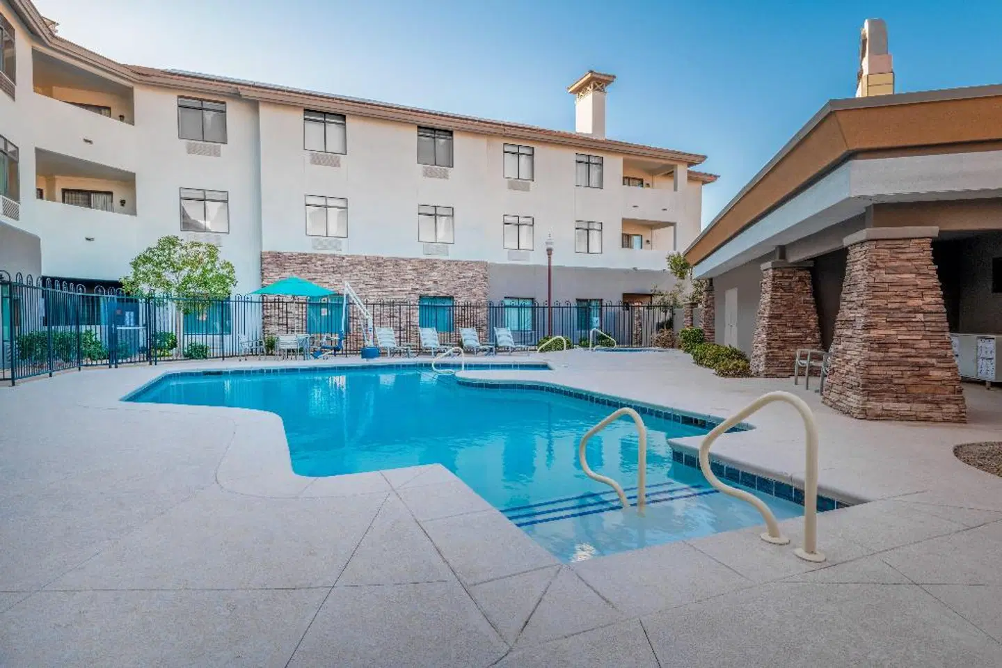 Holiday Inn Express & Suites St. George North - Zion OUTDOOR_POOL