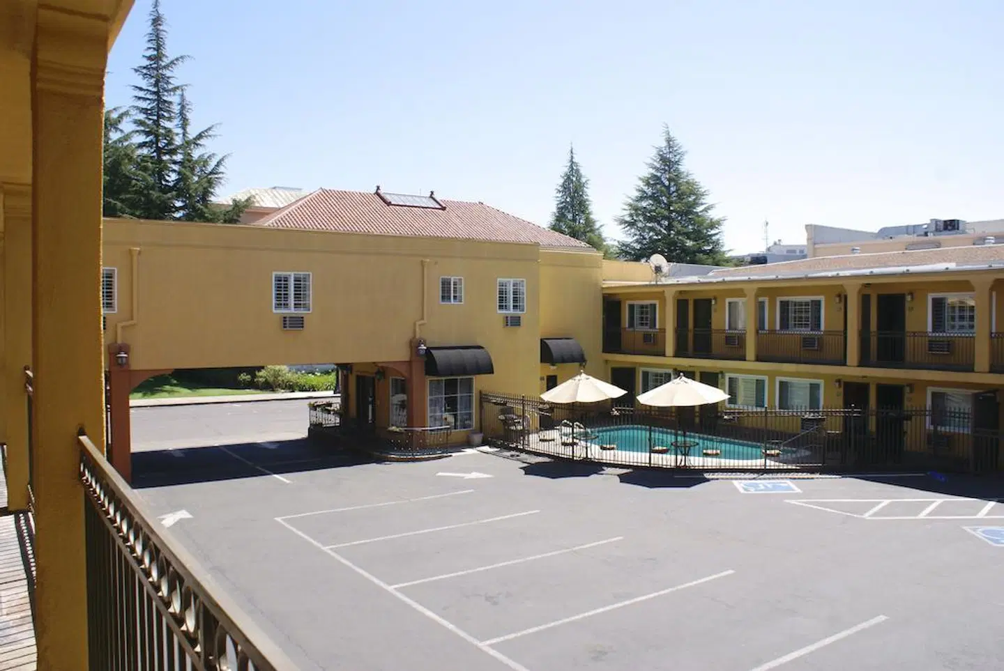 3 Palms Napa Valley Hotel & Suites At The Napa River EXTERIOR