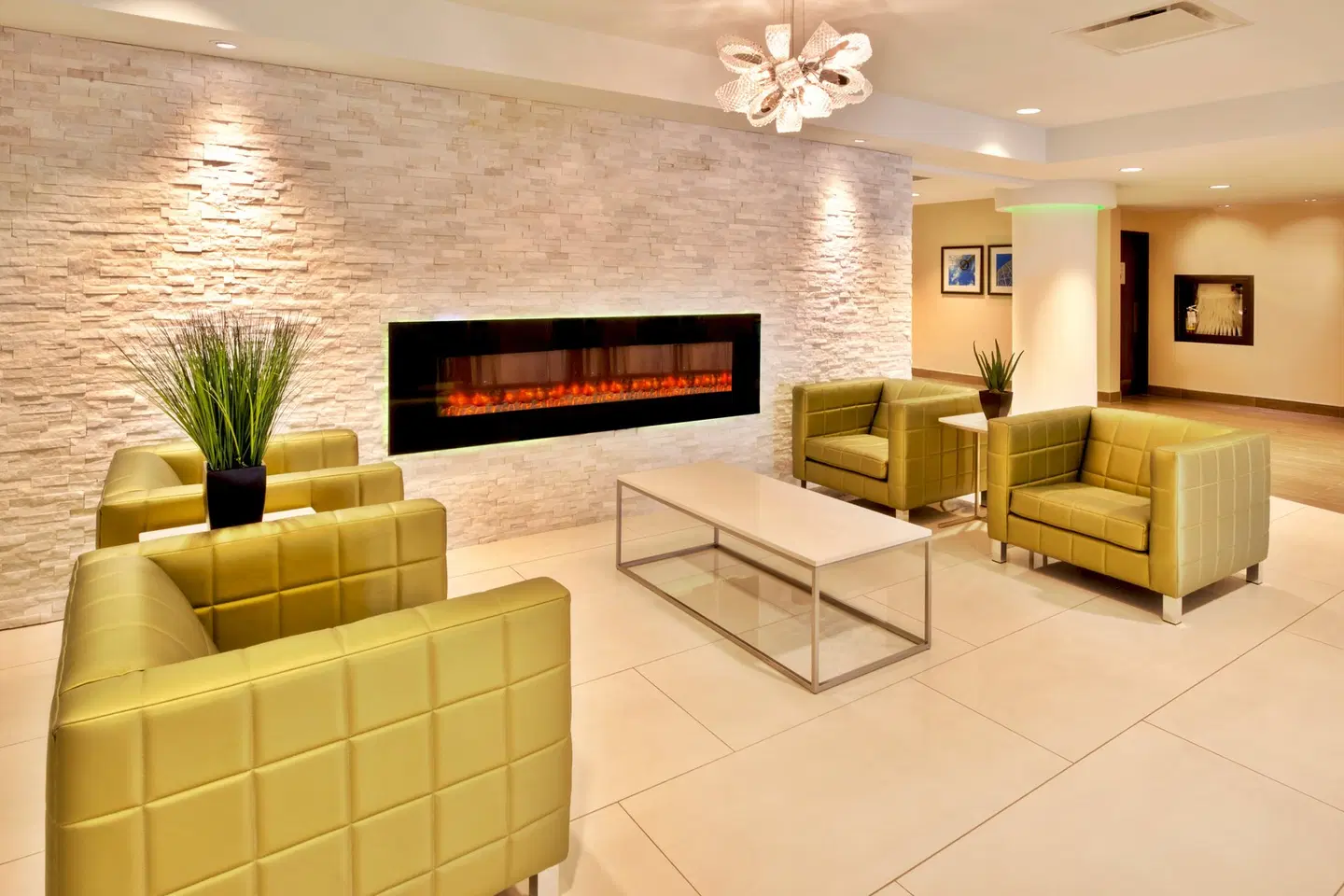 Crowne Plaza Kitchener-Waterloo by IHG LOUNGE_LOBBY