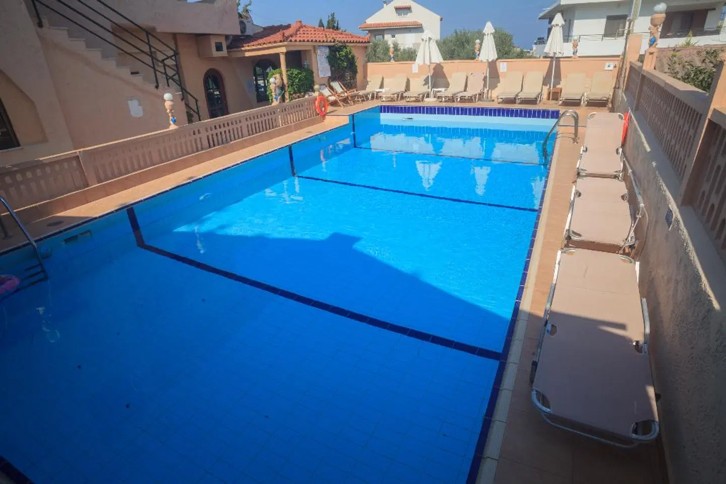 Evina Rooms & Suites OUTDOOR_POOL