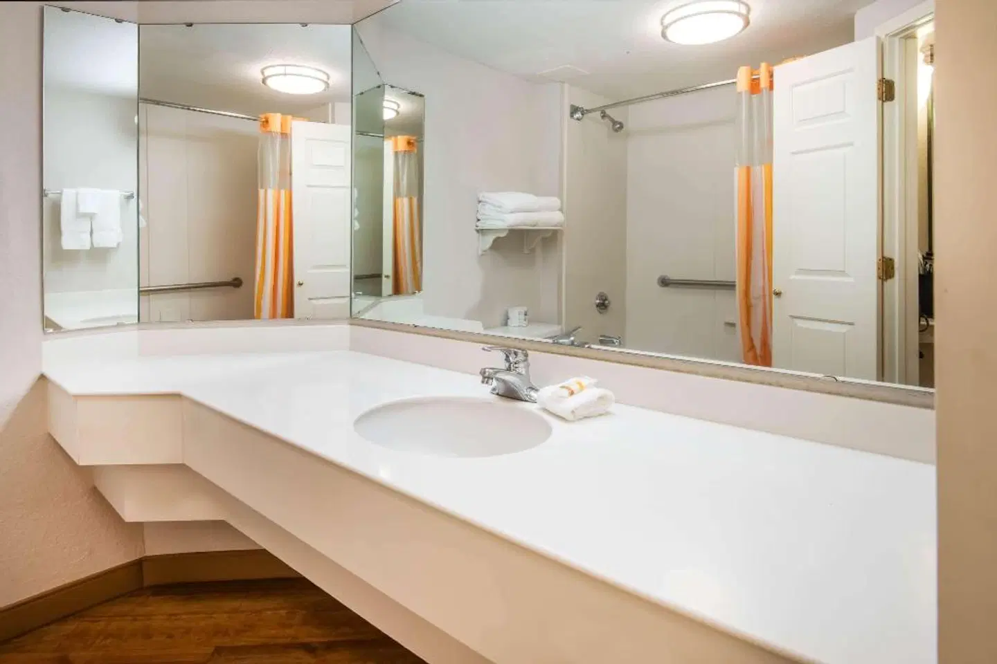La Quinta Inn & Suites Colorado Springs South AP Badezimmer