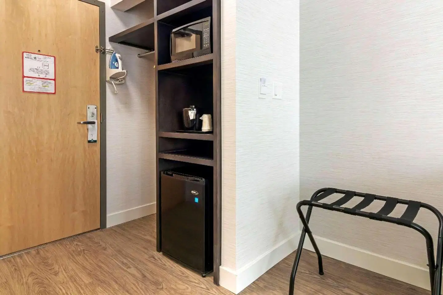 Quality Inn Nanaimo ROOM_EXAMPLE