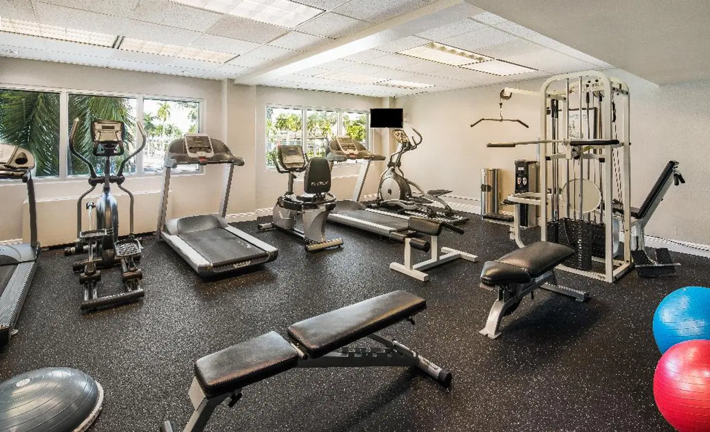 Holiday Inn Port of Miami-Downtown SPORTS_AND_LEISURE