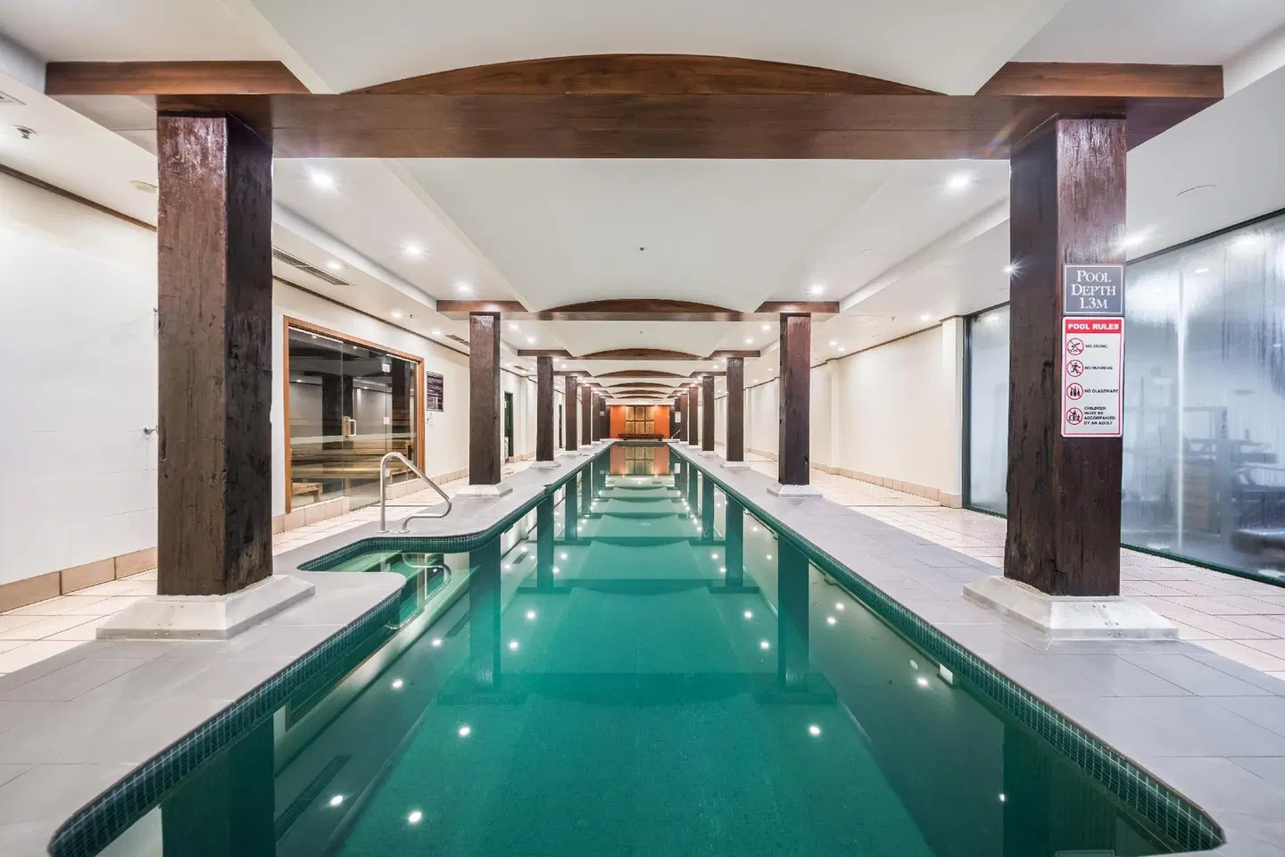 Oaks Sydney Goldsbrough Suites Hallenbad