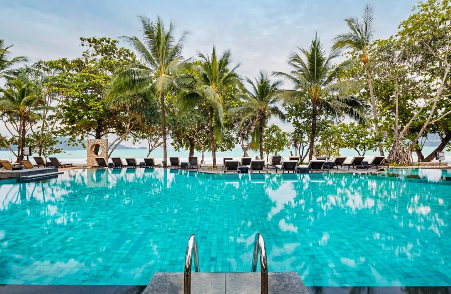 Impiana Resort Patong OUTDOOR_POOL
