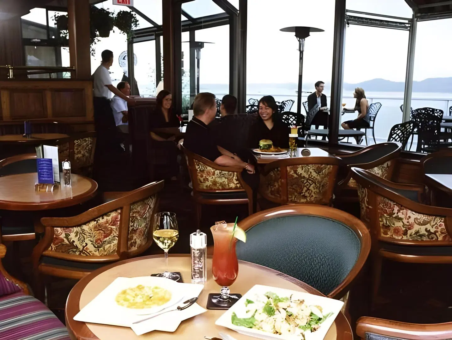 Crest Hotel Restaurant
