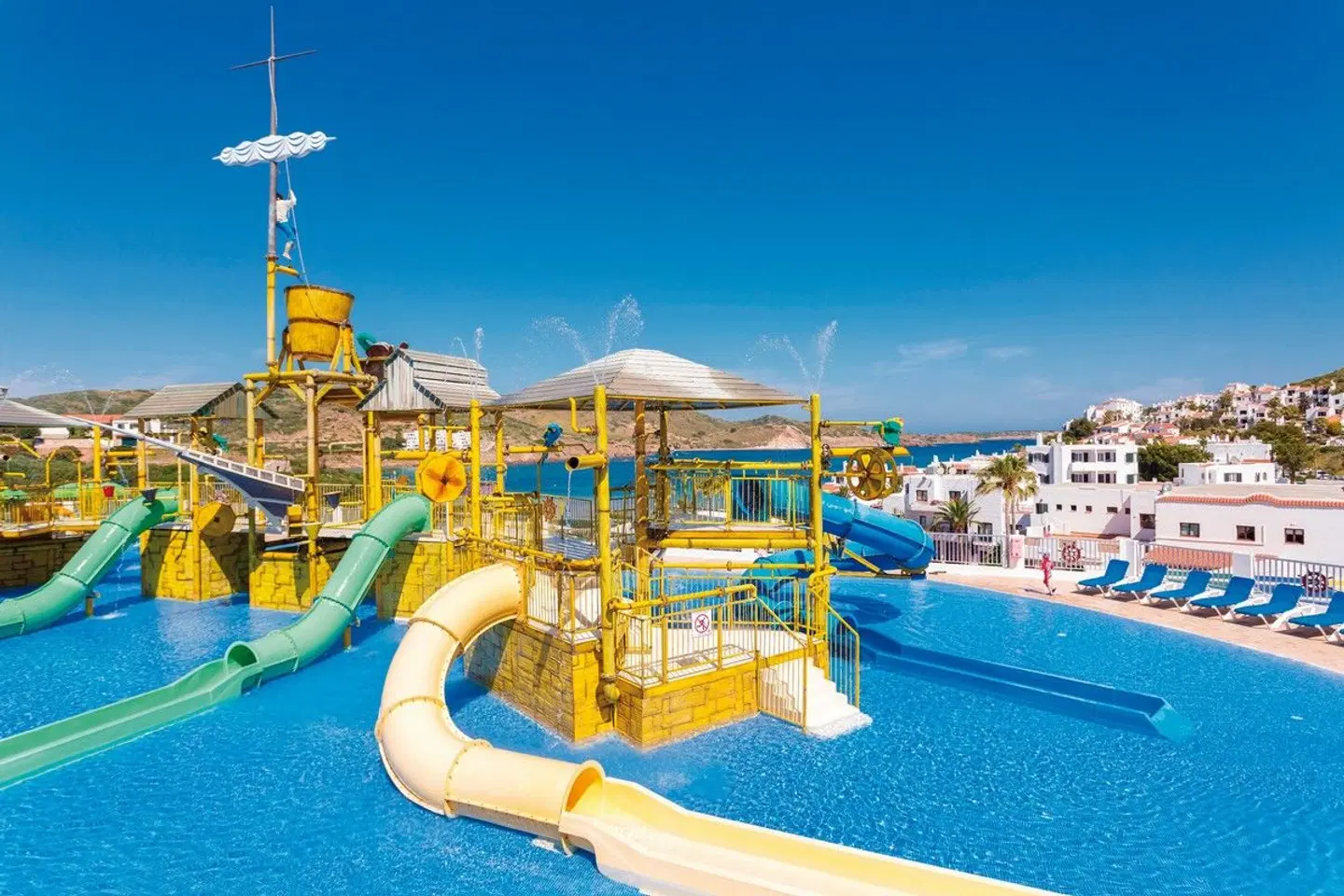 Carema Garden Village OUTDOOR_POOL