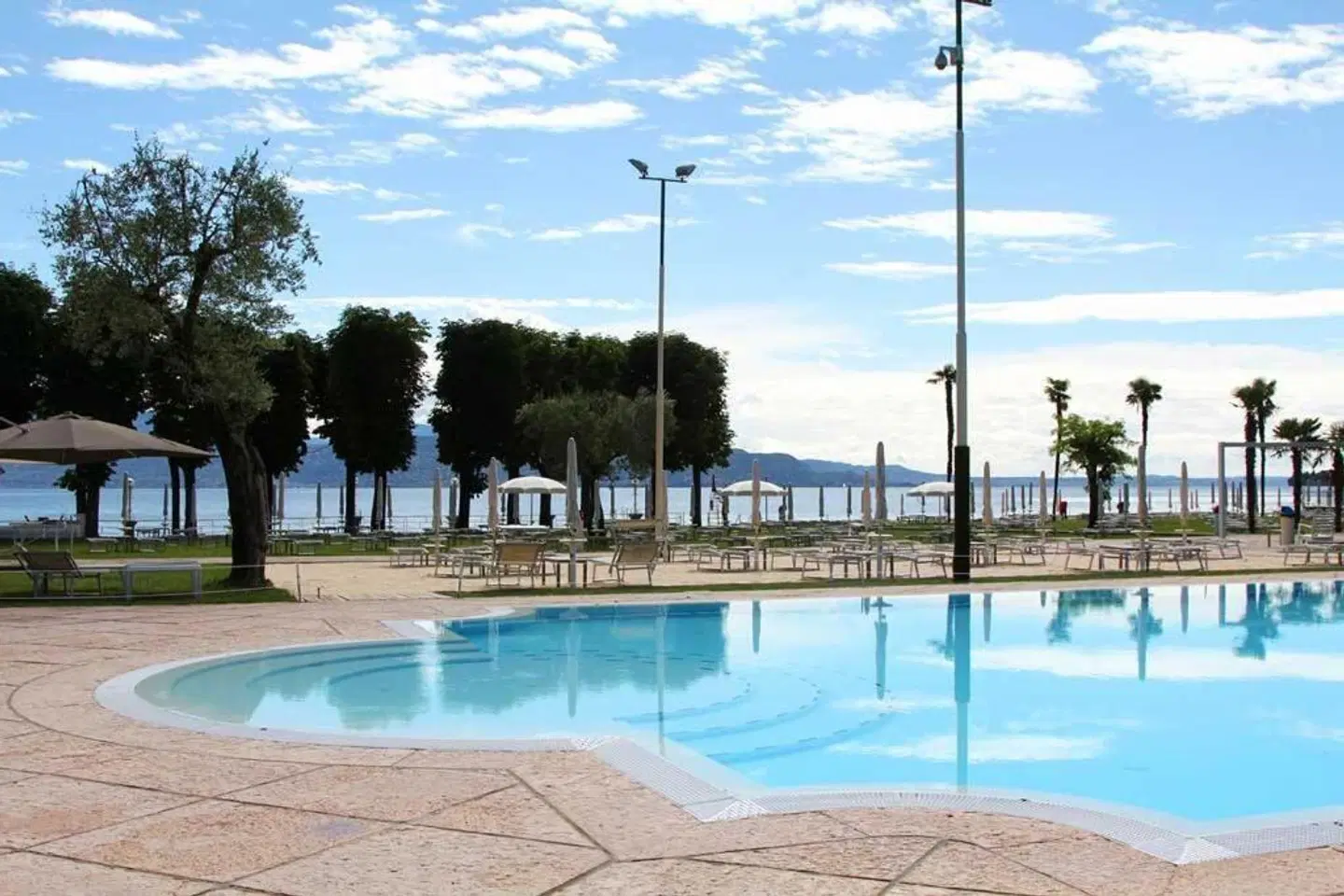 Hotel Atelier Gardone RIviera Centro & Beach OUTDOOR_POOL