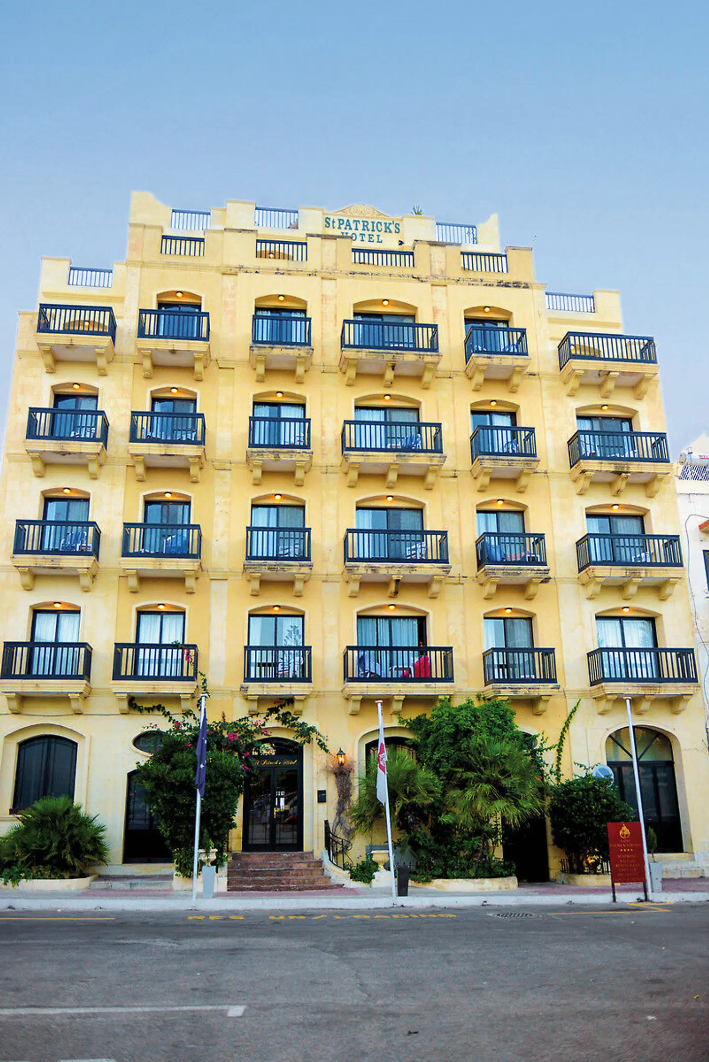 Saint Patrick's Hotel EXTERIOR
