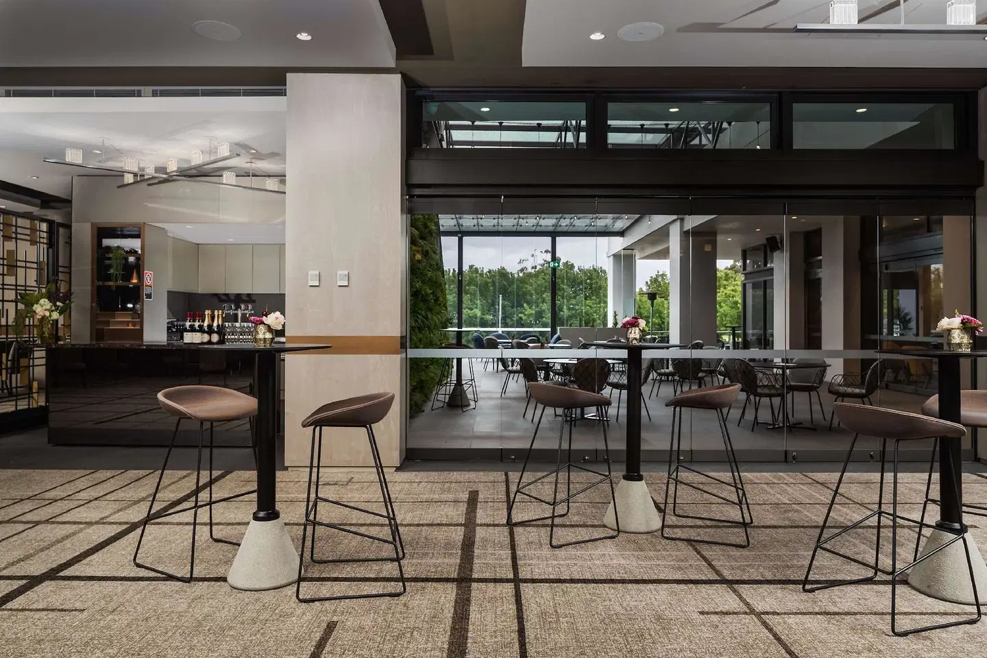 Rydges Campbelltown Bar
