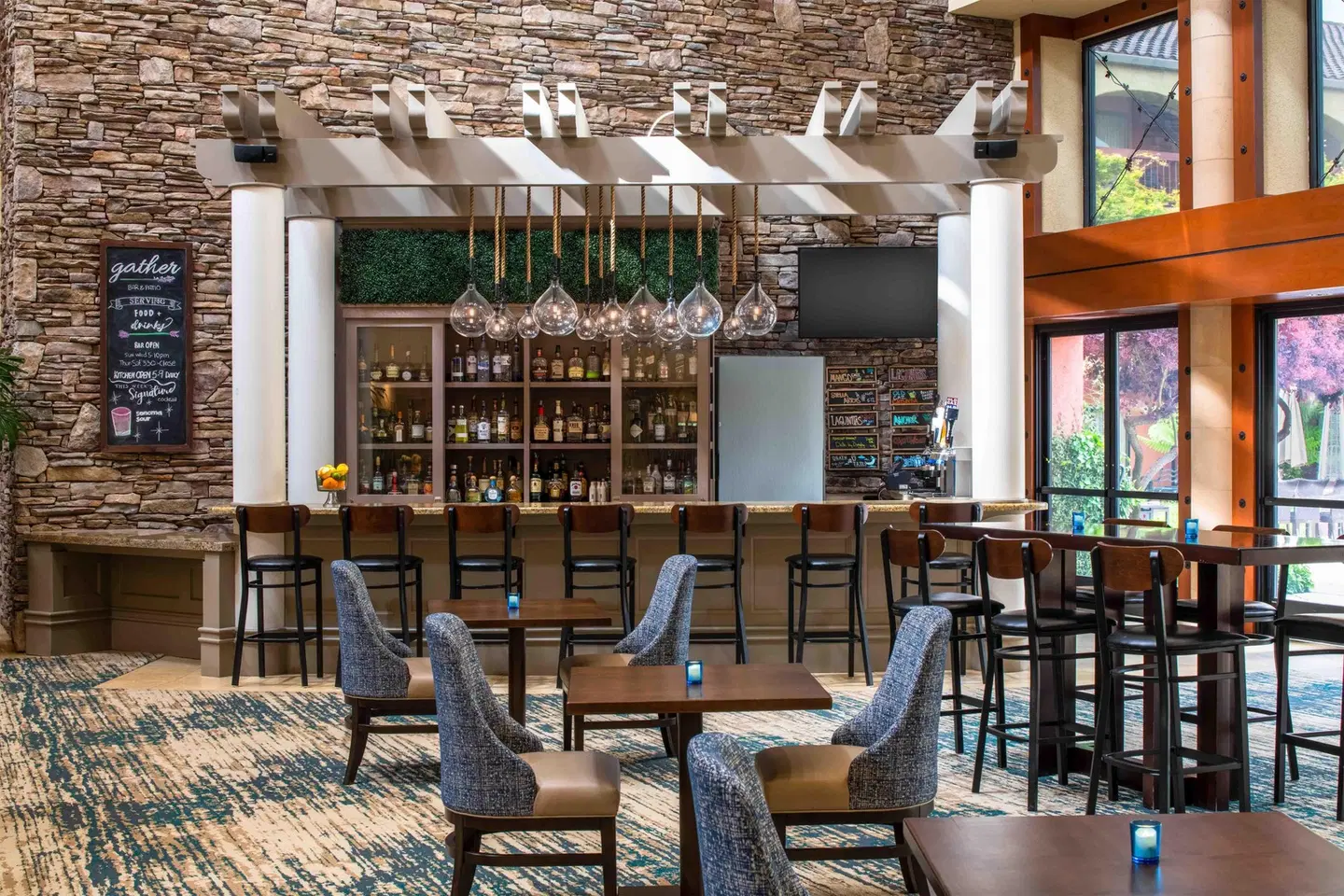 DoubleTree by Hilton Sonoma Wine Country Bar