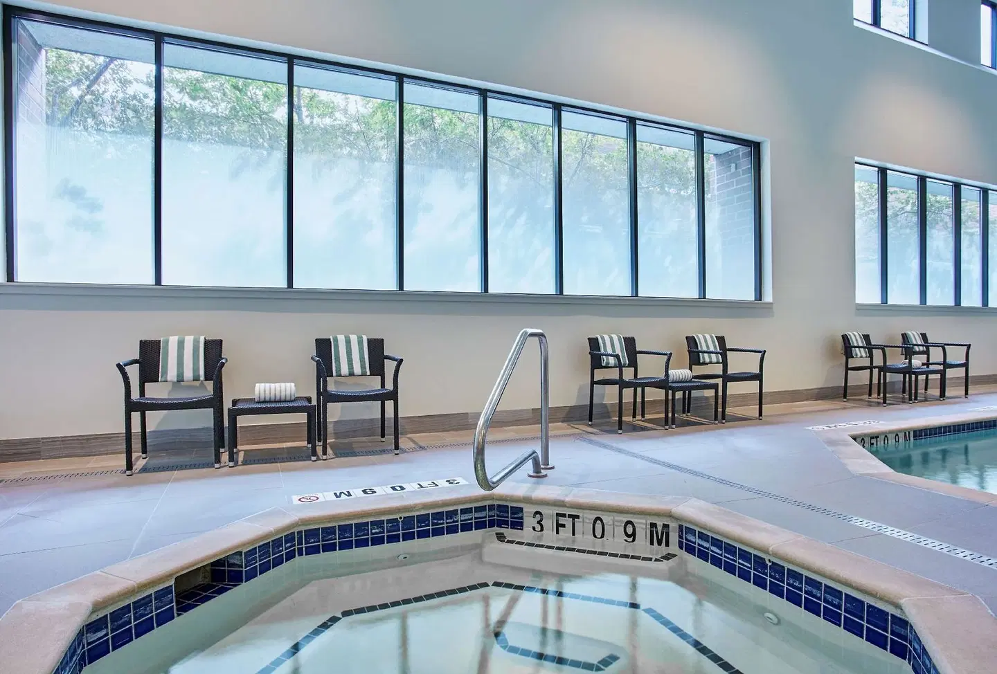 Embassy Suites by Hilton Washington DC Georgetown Hallenbad