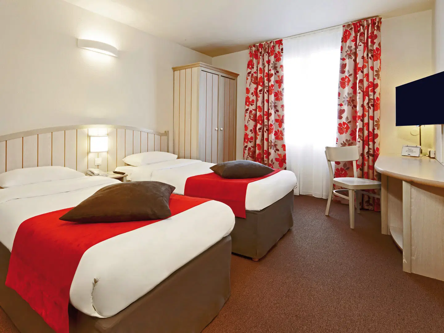 Campanile Val de France ROOM_EXAMPLE
