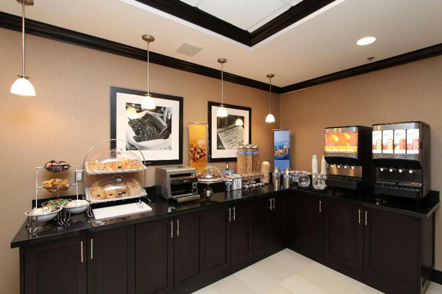 Hampton Inn & Suites by Hilton St. John's Airport ROOM_EXAMPLE