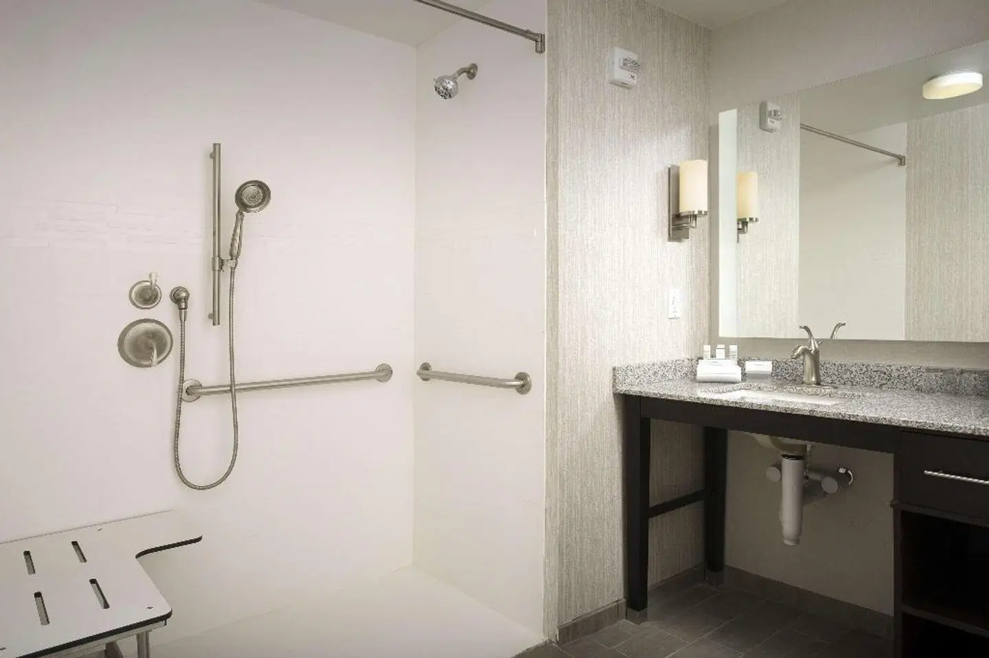 Homewood Suites by Hilton Washington DC NoMa Union Station Badezimmer