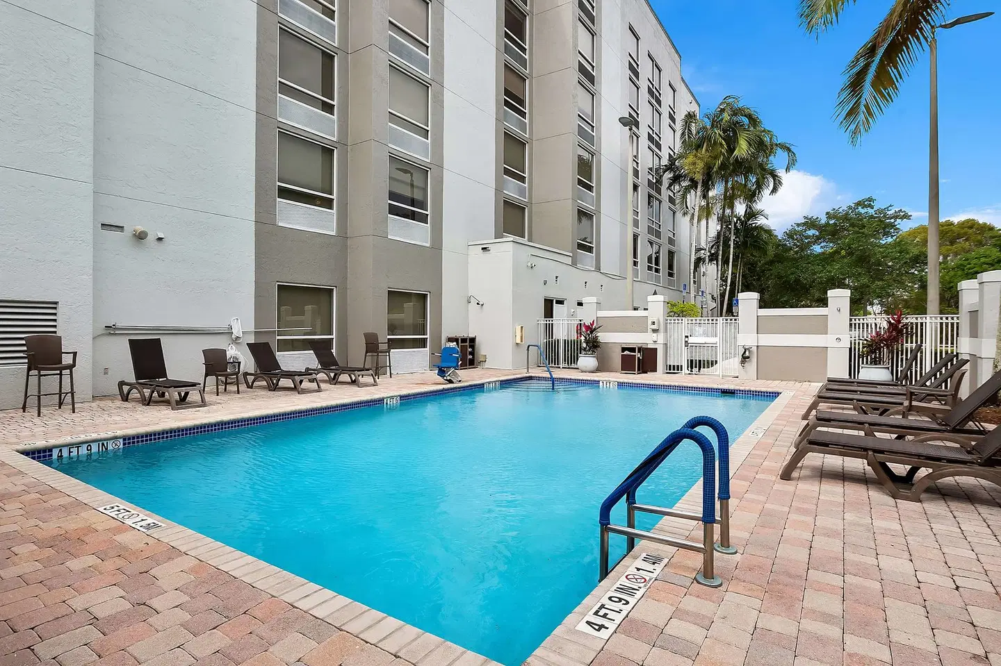 Comfort Suites Weston - Sawgrass Mills South OUTDOOR_POOL