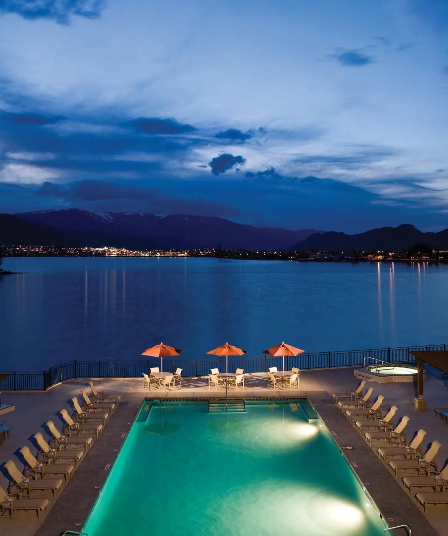 Walnut Beach Resort Terrasse