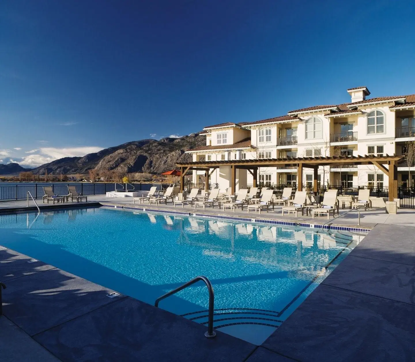 Walnut Beach Resort OUTDOOR_POOL