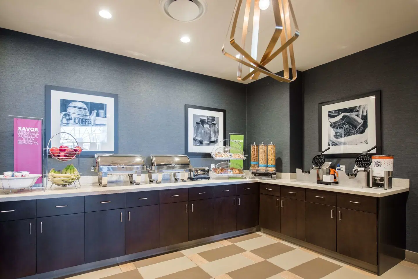 Hampton Inn & Suites Washington DC-Navy Yard Restaurant