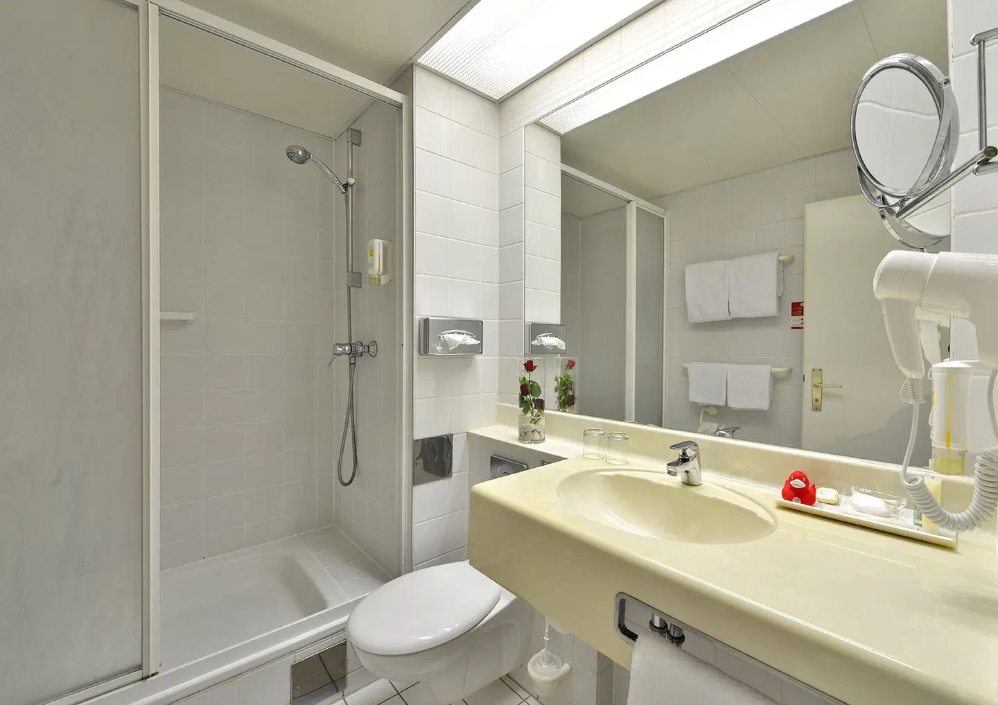ACHAT Hotel Suhl Badezimmer