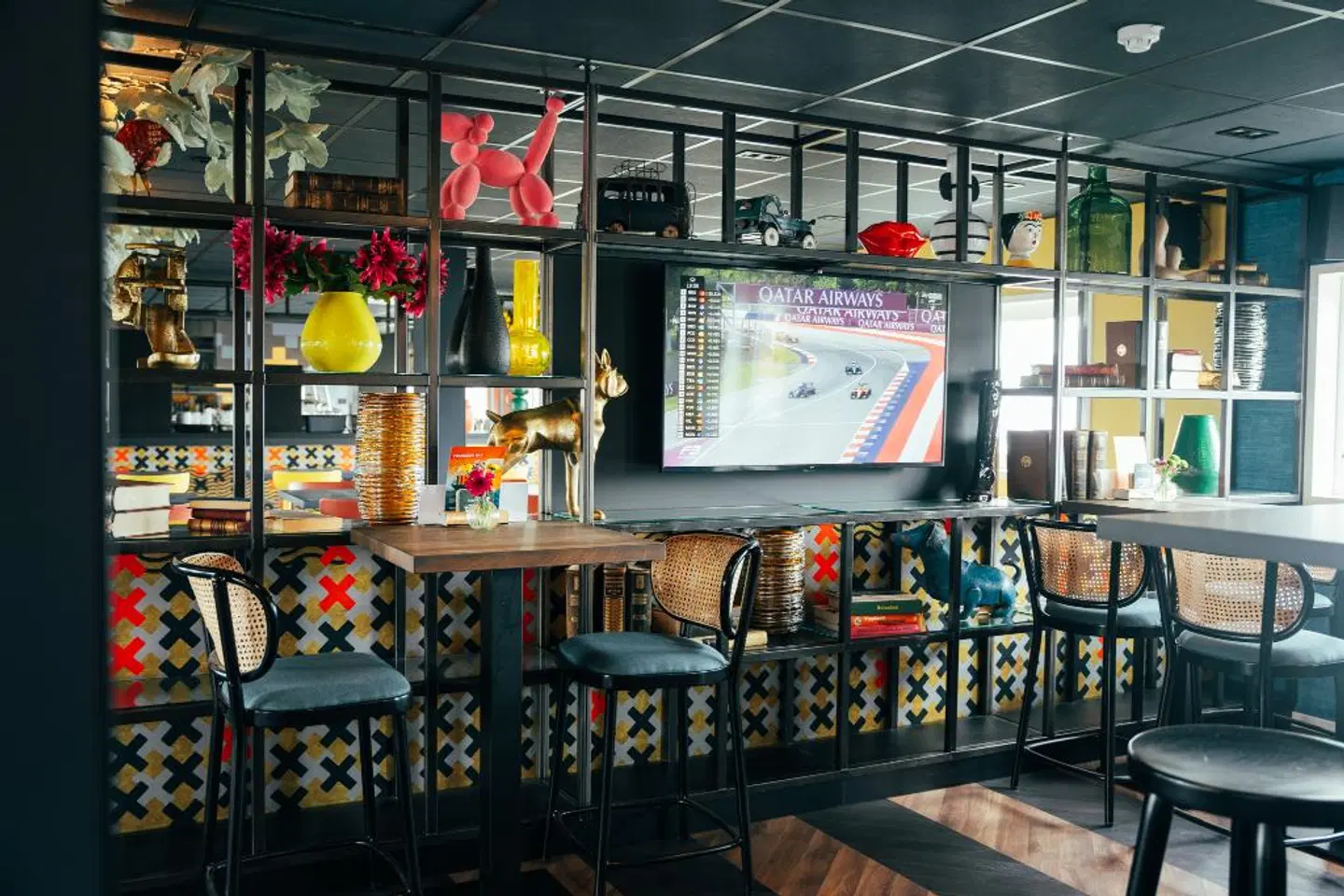 Botel Bar