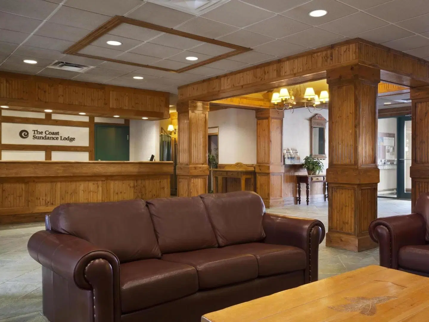 Sun Peaks Resort - Coast Sundance Lodge LOUNGE_LOBBY