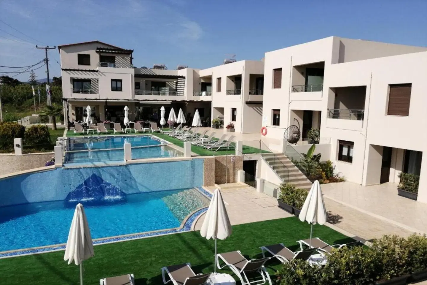 Carisa Suites & Apartments OUTDOOR_POOL