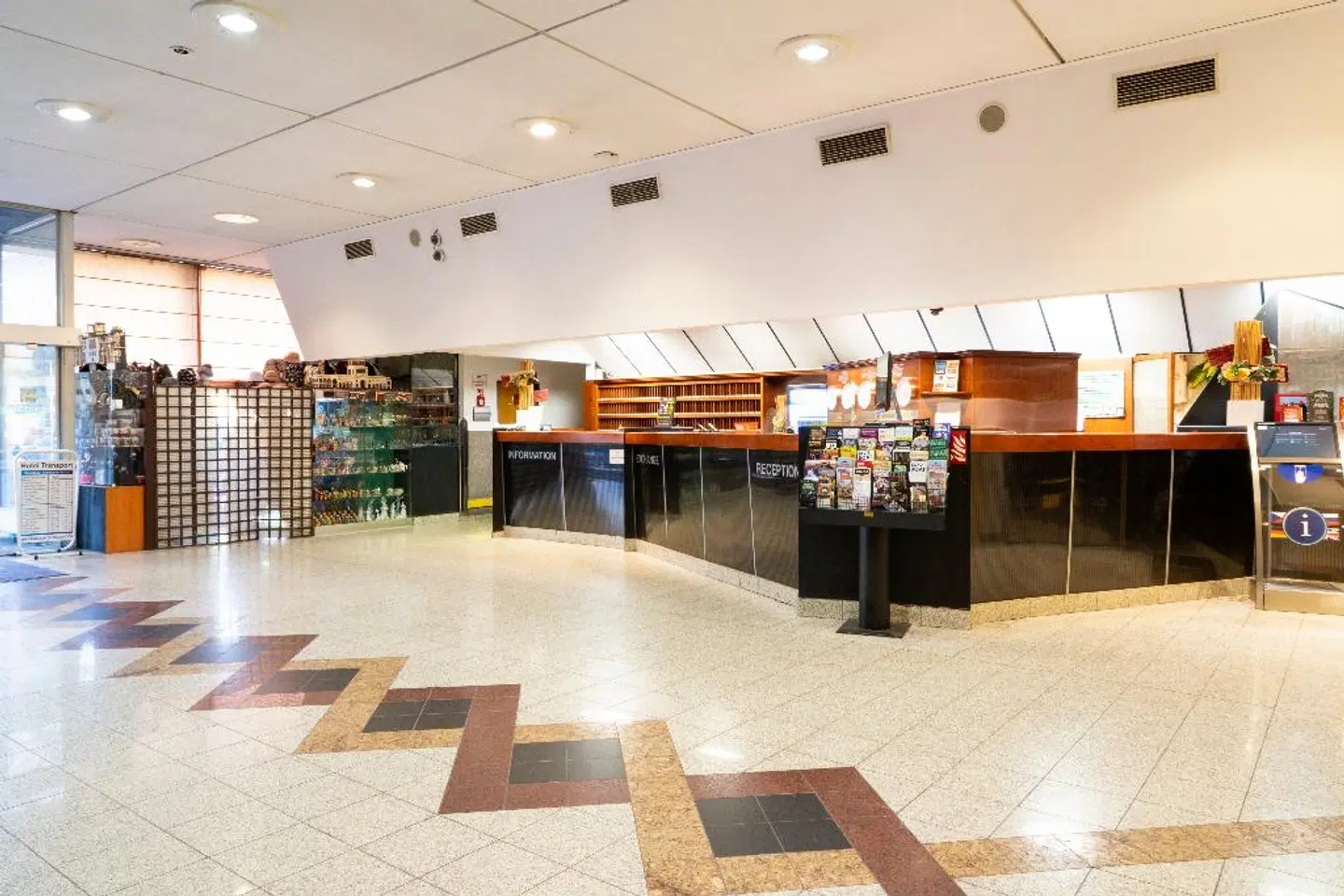 Olympik Tristar LOUNGE_LOBBY