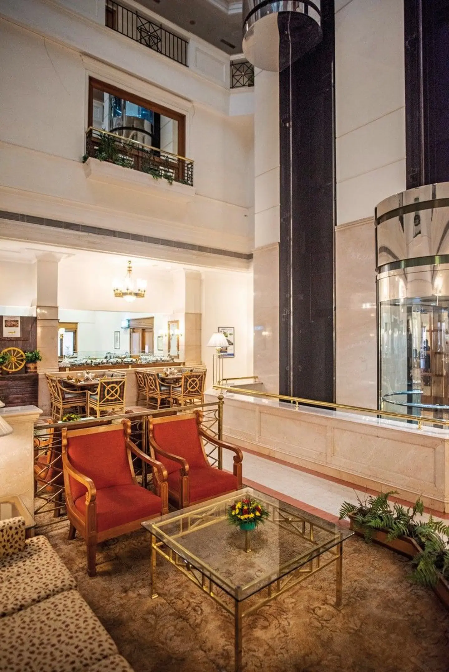 Abad Atrium LOUNGE_LOBBY