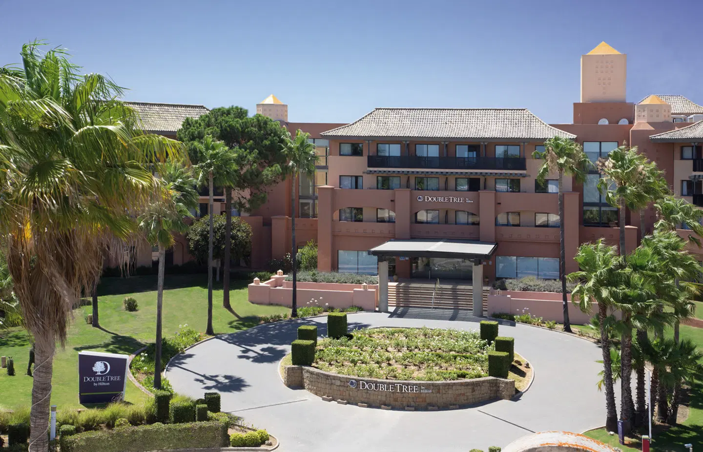 DoubleTree by Hilton Islantilla Beach Golf Resort EXTERIOR
