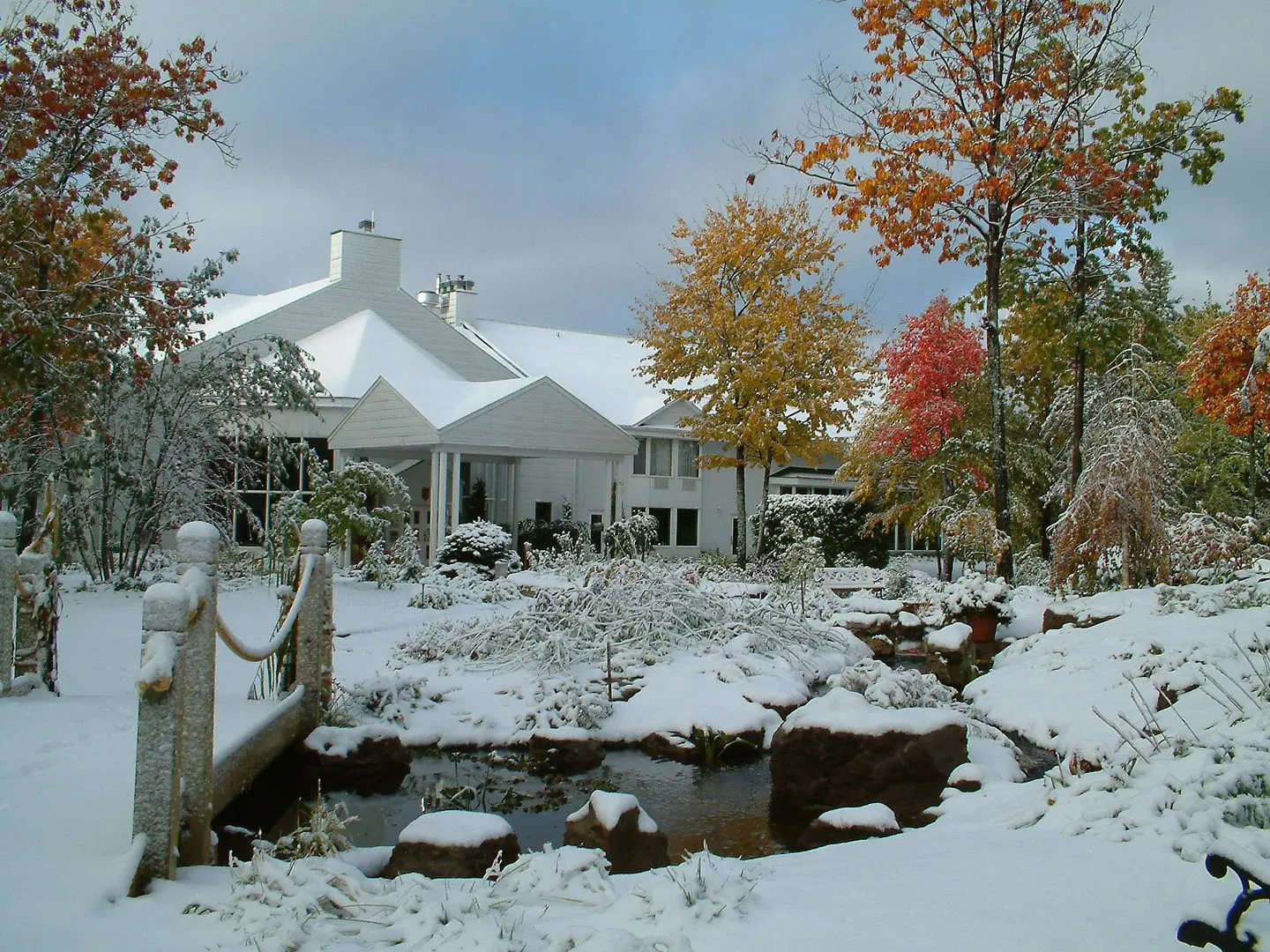 Auberge de la Montagne Coupée Tiere